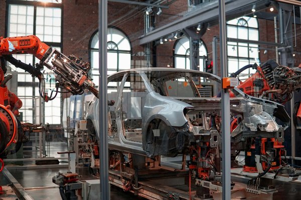 What Advances in Robotic Automation Are Changing UK's Automotive Industry?